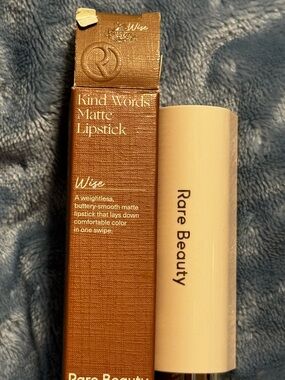 Rare Beauty Kind Words Matte Lipstick — Wise (Nude)
